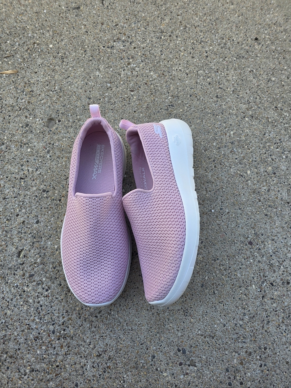 Skechers GOwalk Goga Max Slip-On Sneakers Pink & White US Women's Size 7.5